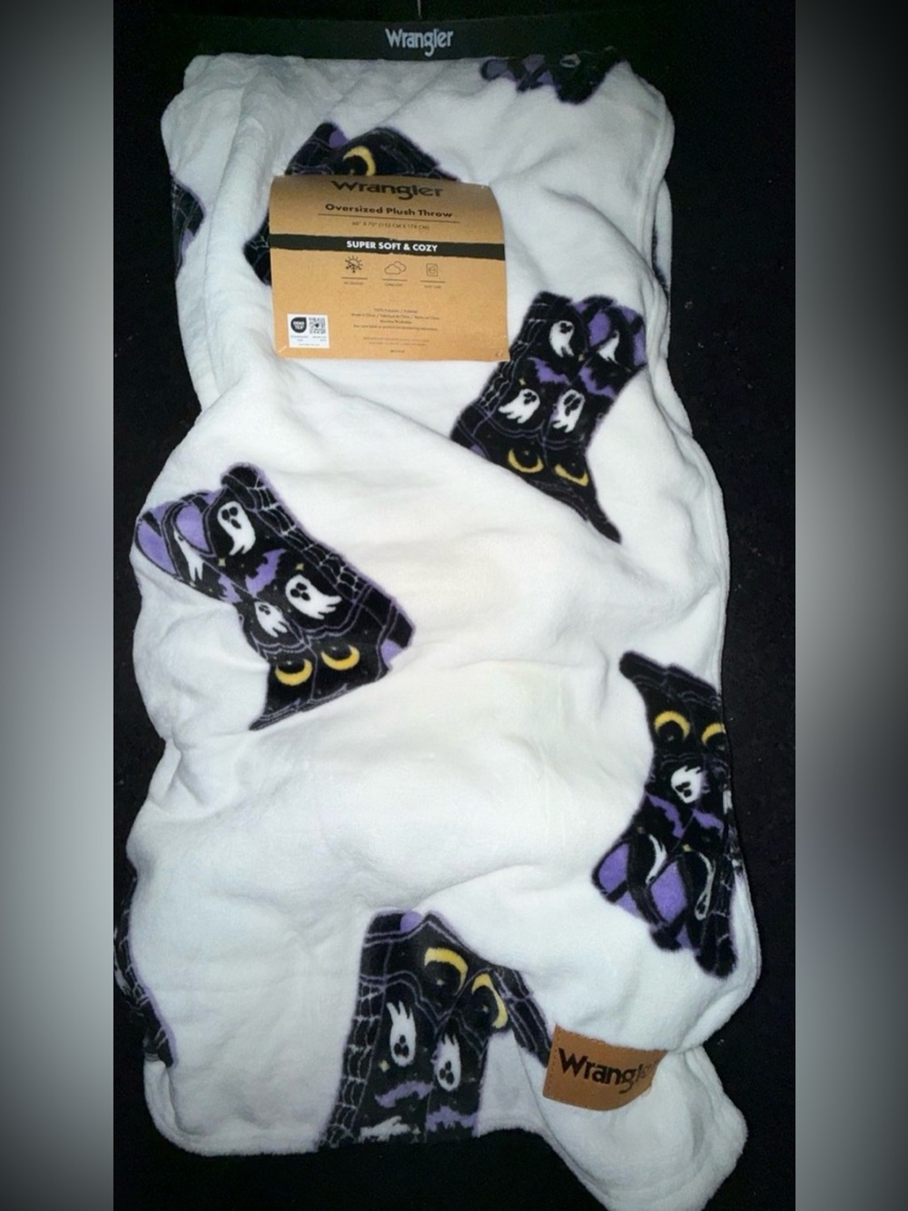NEW WRANGLER
HALLOWEEN OVERSIZED PLUSH THROW COWBOY BOOTS GHOSTS BLANKET
60×70"